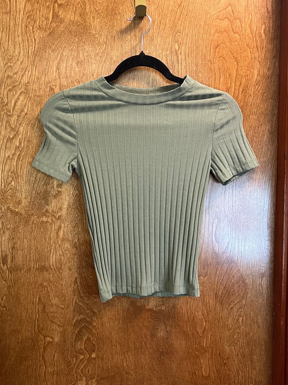 ASOS Design Green Slim Fit Tee in Rib sze 2